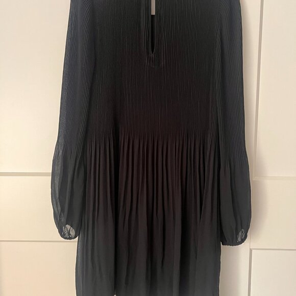 Daydreamer Chiffon Mini Dress - Aritzia - Size M - Black - Picture 7 of 8